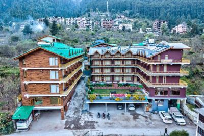 Snow Peak Retreat Manali