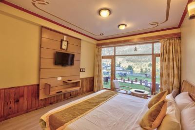 Snow Peak Retreat Manali