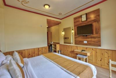 Snow Peak Retreat Manali