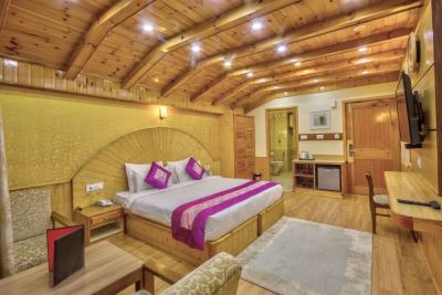 Snow Peak Retreat Manali