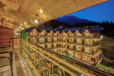 Snow Peak Retreat Manali